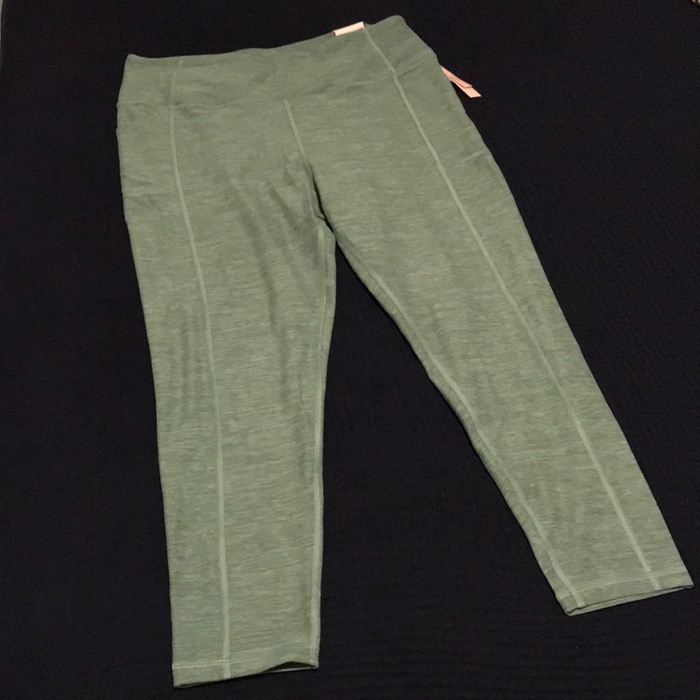 NWT Victoria’s Secret green studio leggings with pockets Size 16
